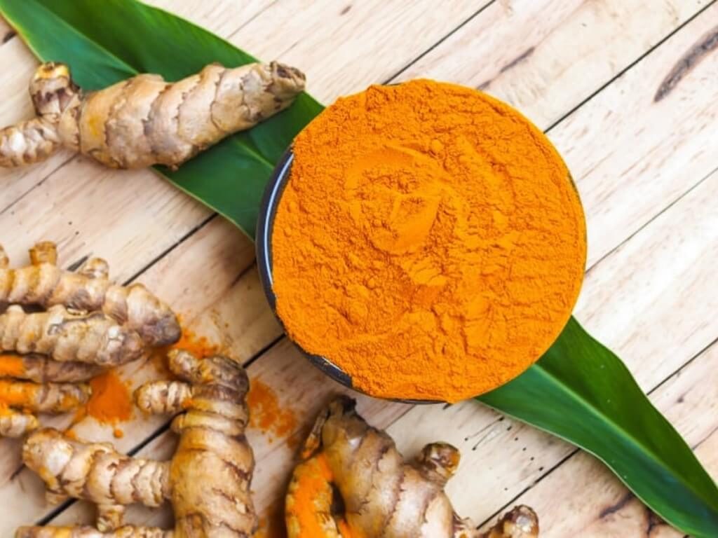 How can turmeric be used to lose weight